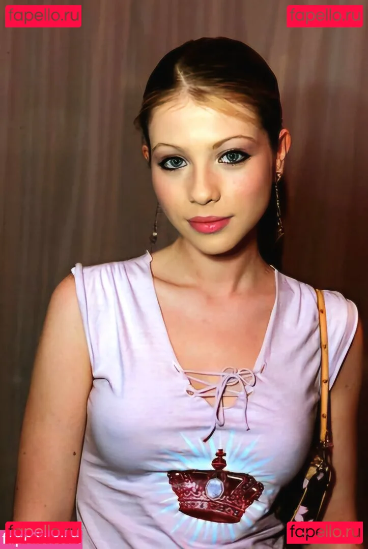Michelle Trachtenberg Onlyfans Photo Gallery 