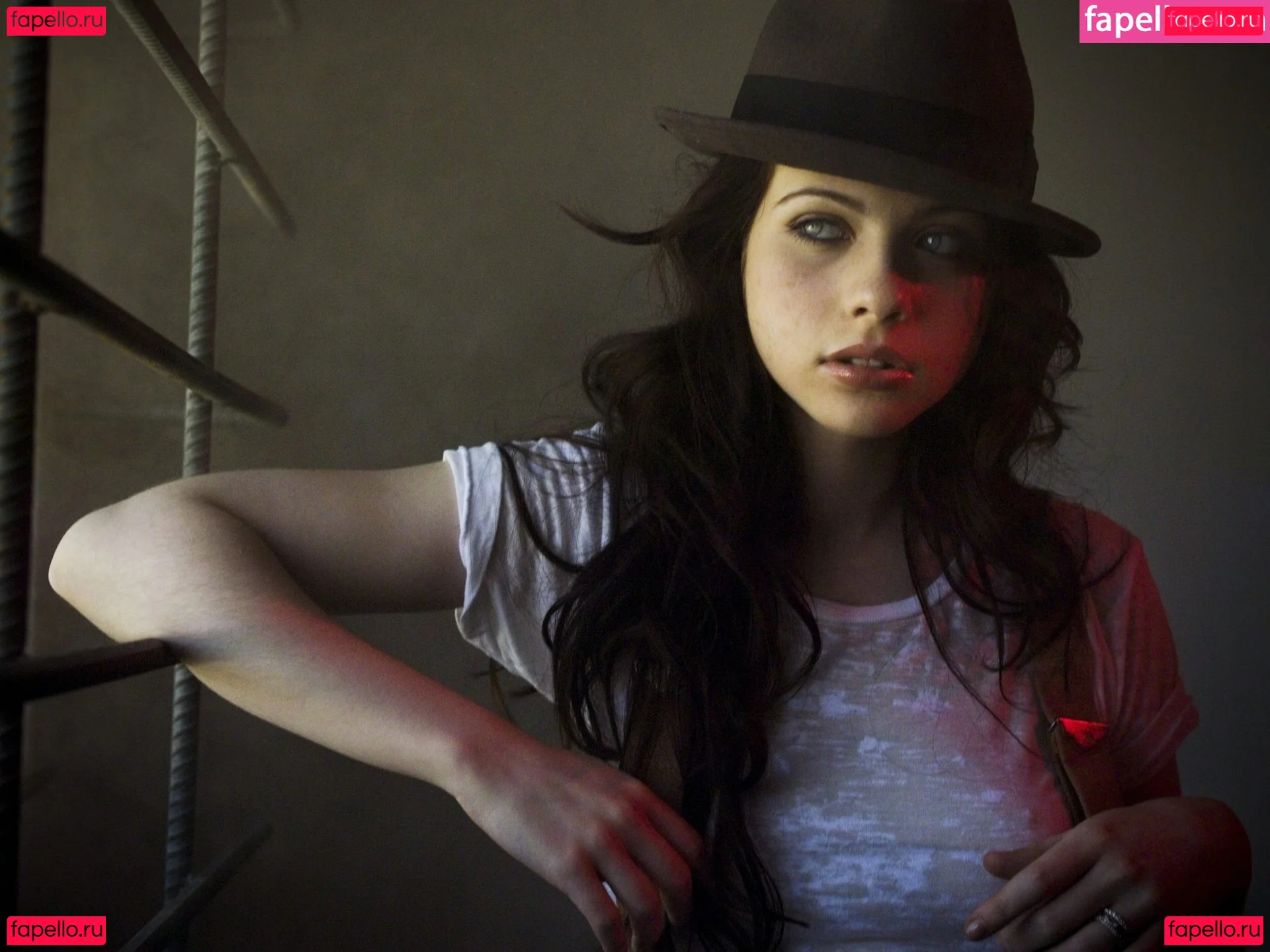 Michelle Trachtenberg Onlyfans Photo Gallery 