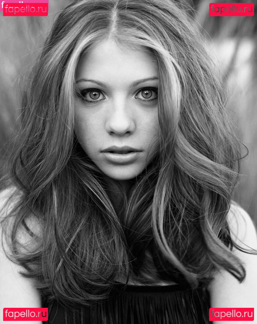 Michelle Trachtenberg Onlyfans Photo Gallery 