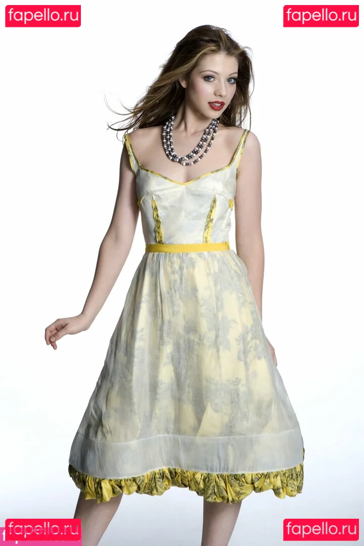 Michelle Trachtenberg Onlyfans Photo Gallery 