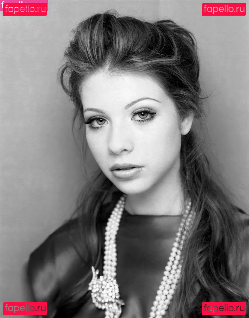 Michelle Trachtenberg Onlyfans Photo Gallery 