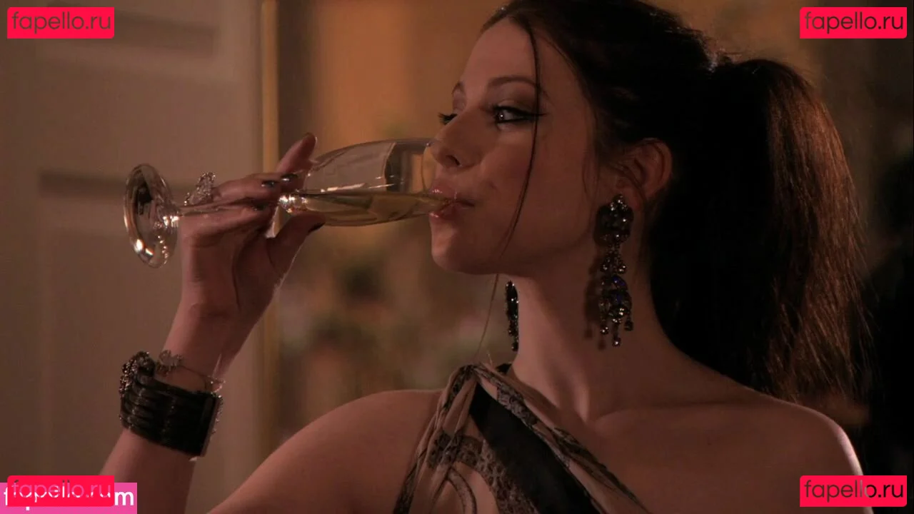 Michelle Trachtenberg Onlyfans Photo Gallery 