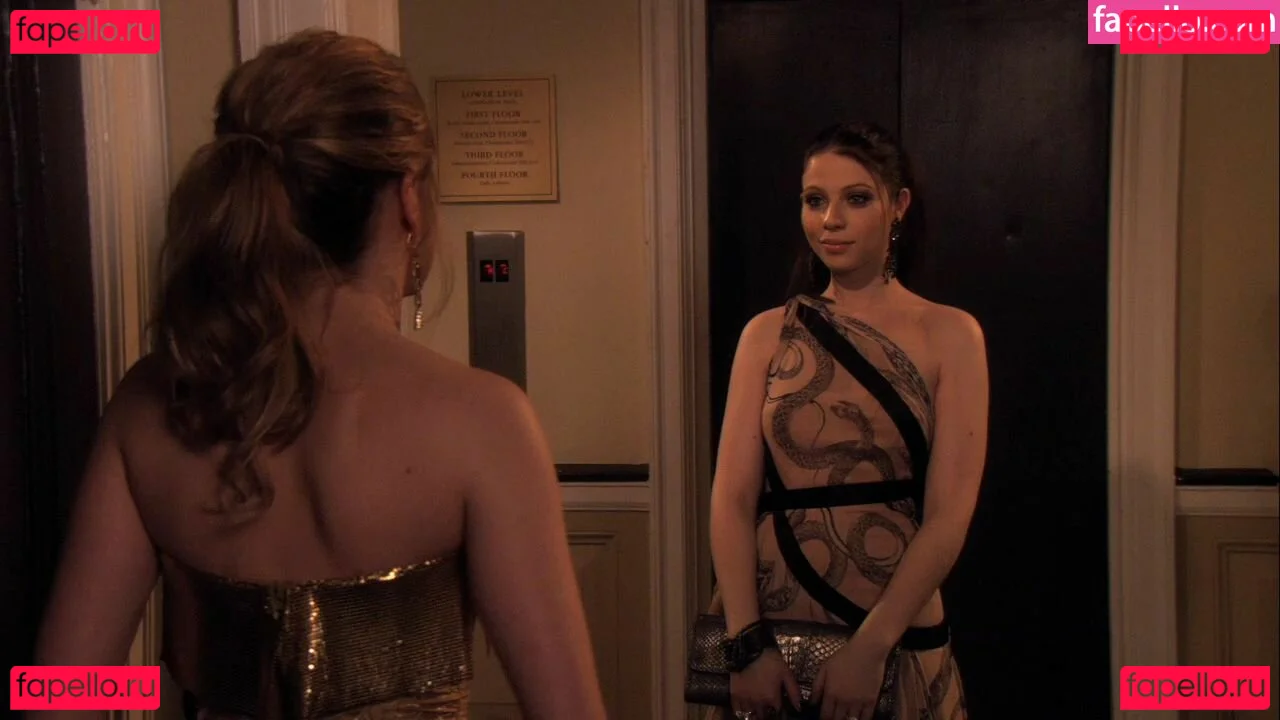 Michelle Trachtenberg Onlyfans Photo Gallery 