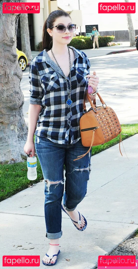 Michelle Trachtenberg Onlyfans Photo Gallery 