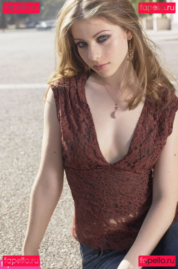 Michelle Trachtenberg Onlyfans Photo Gallery 