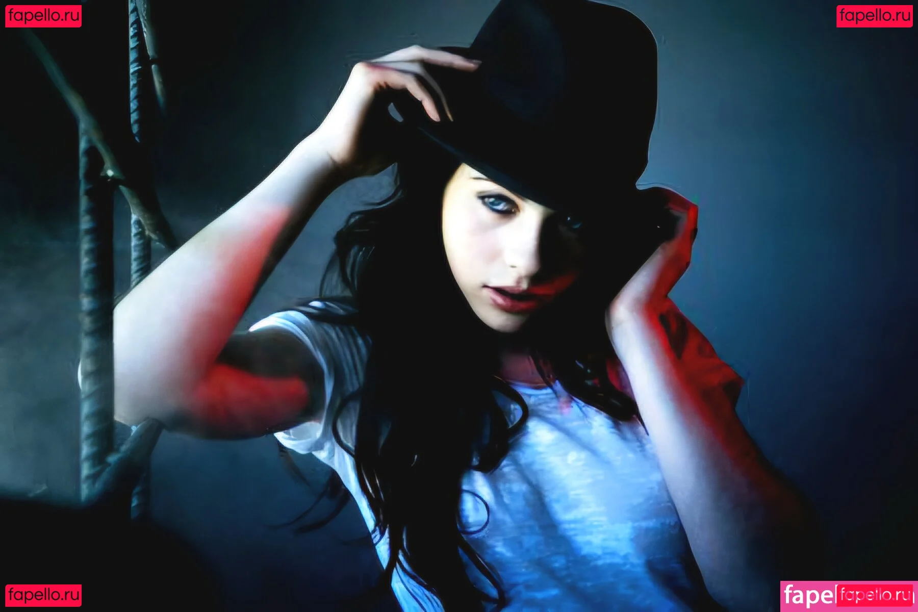 Michelle Trachtenberg Onlyfans Photo Gallery 