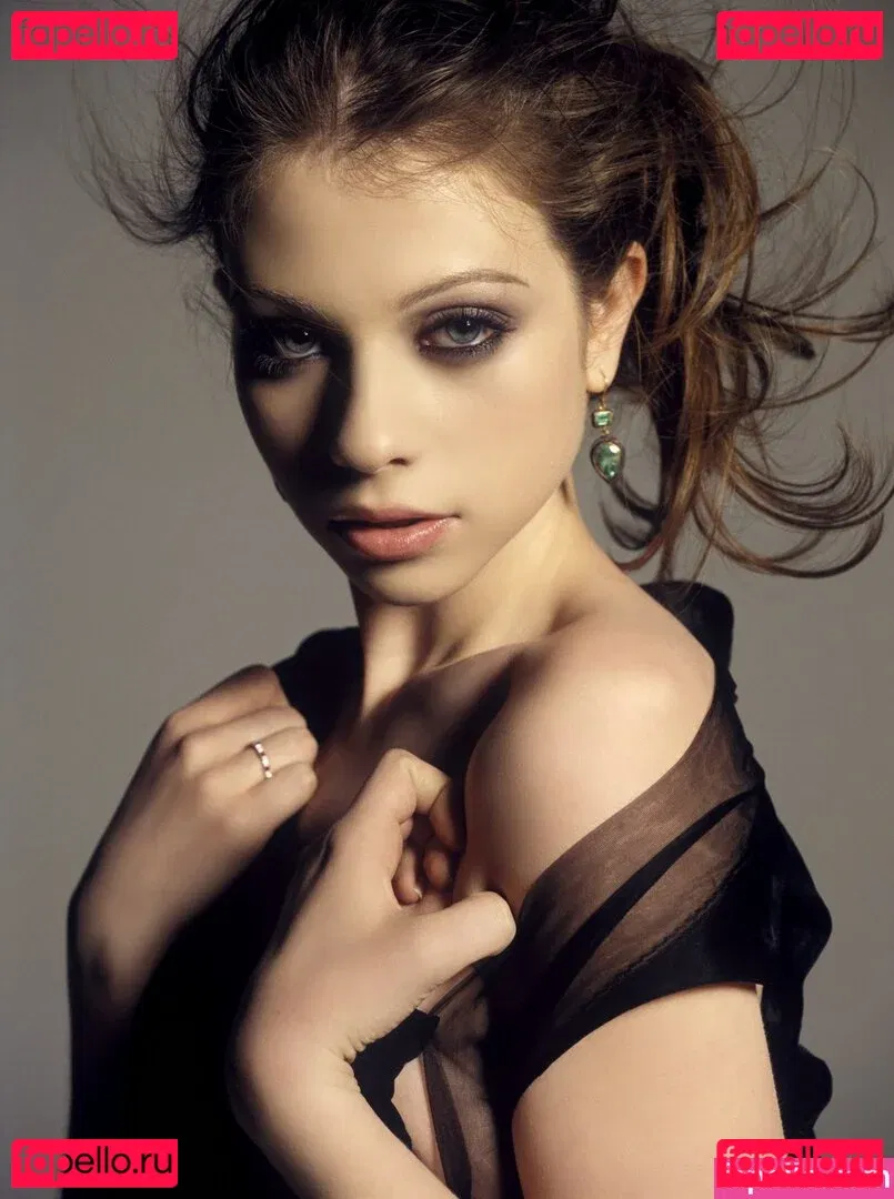 Michelle Trachtenberg Onlyfans Photo Gallery 