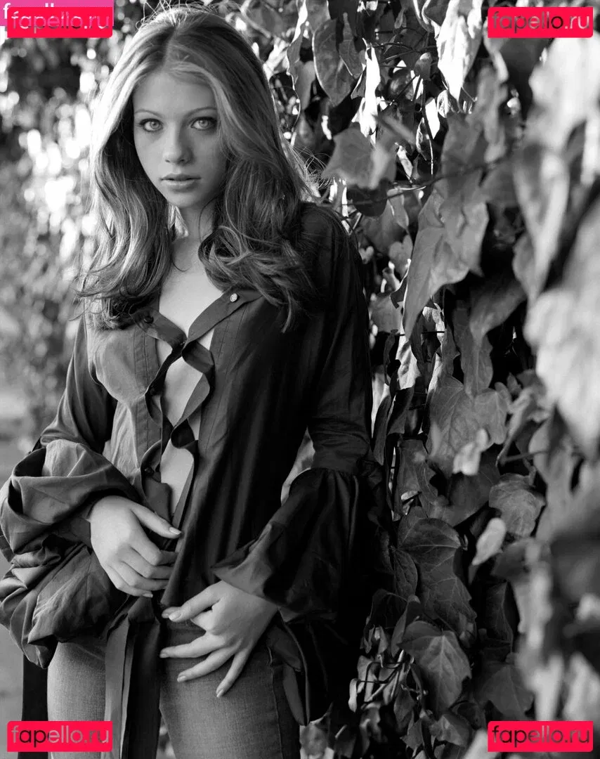 Michelle Trachtenberg Onlyfans Photo Gallery 