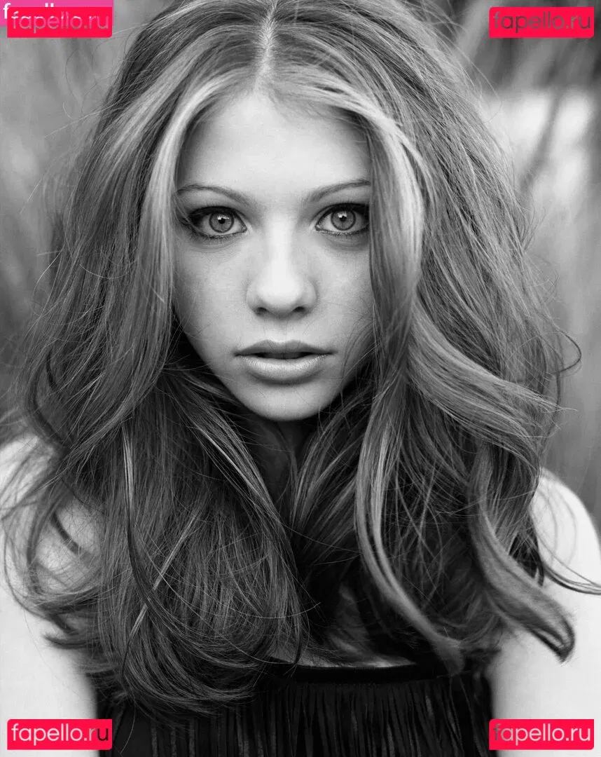 Michelle Trachtenberg Onlyfans Photo Gallery 