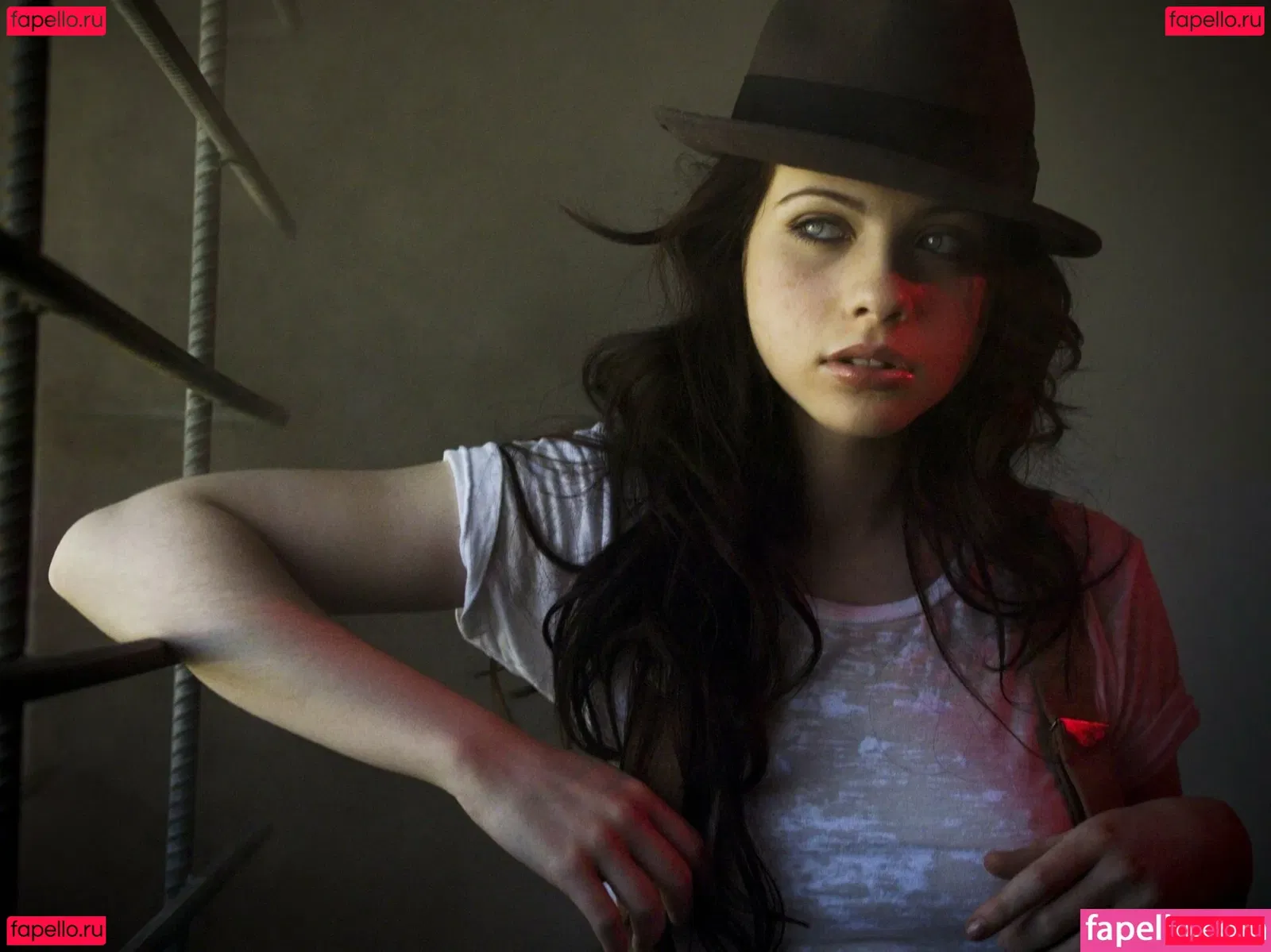 Michelle Trachtenberg Onlyfans Photo Gallery 