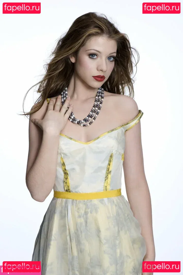 Michelle Trachtenberg Onlyfans Photo Gallery 