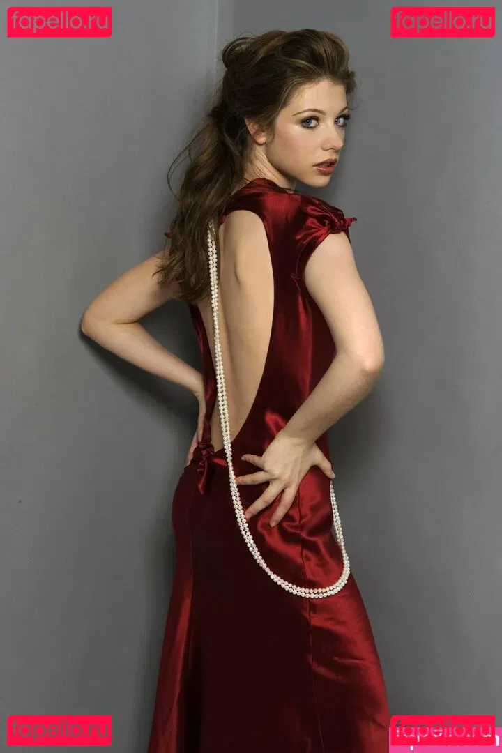 Michelle Trachtenberg Onlyfans Photo Gallery 