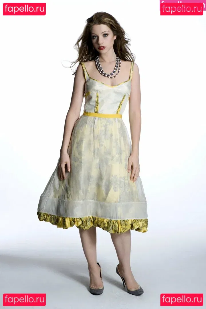 Michelle Trachtenberg Onlyfans Photo Gallery 