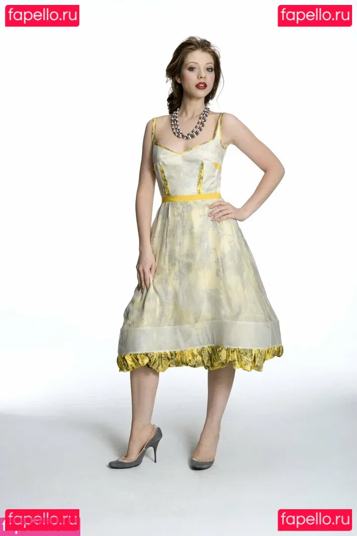 Michelle Trachtenberg Onlyfans Photo Gallery 