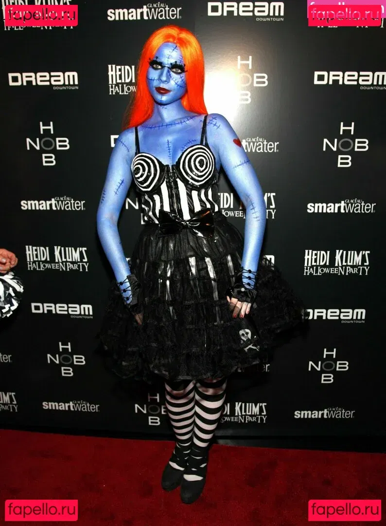 Michelle Trachtenberg Onlyfans Photo Gallery 