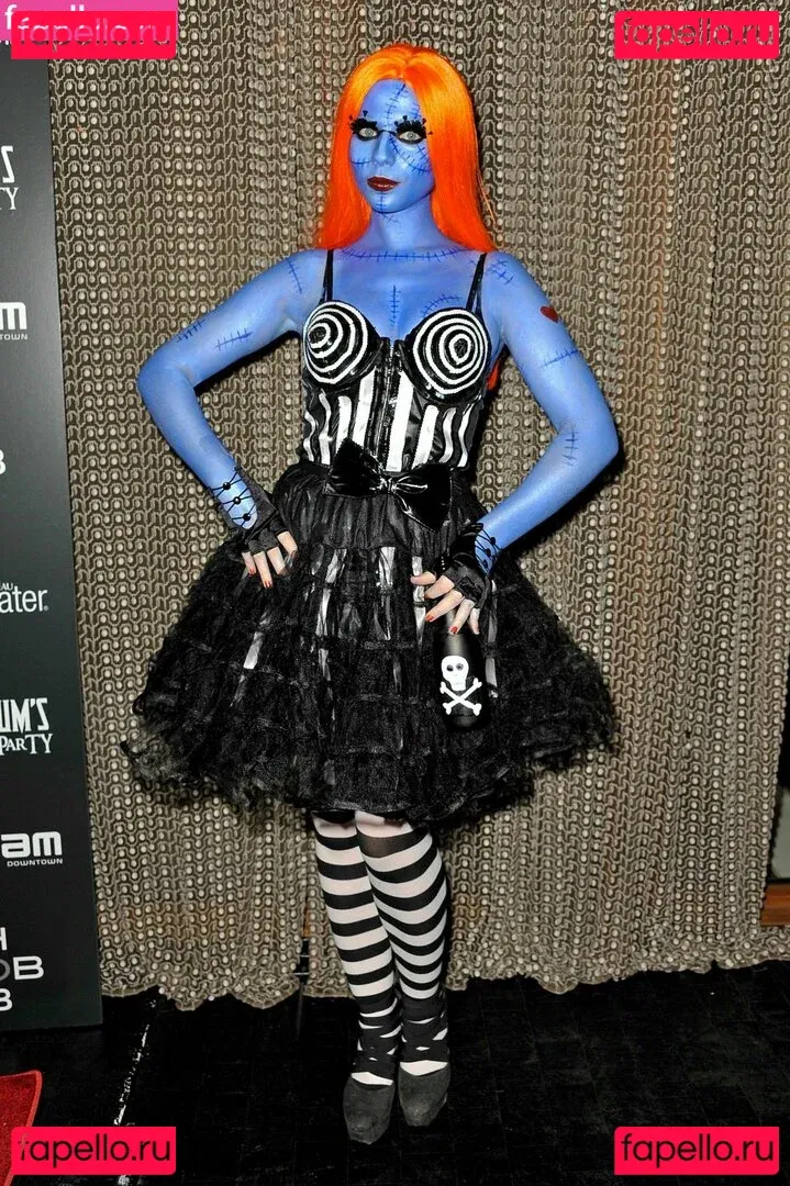 Michelle Trachtenberg Onlyfans Photo Gallery 