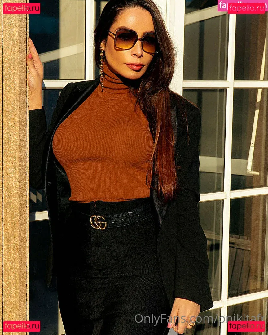 pnikitafr Onlyfans Photo Gallery 