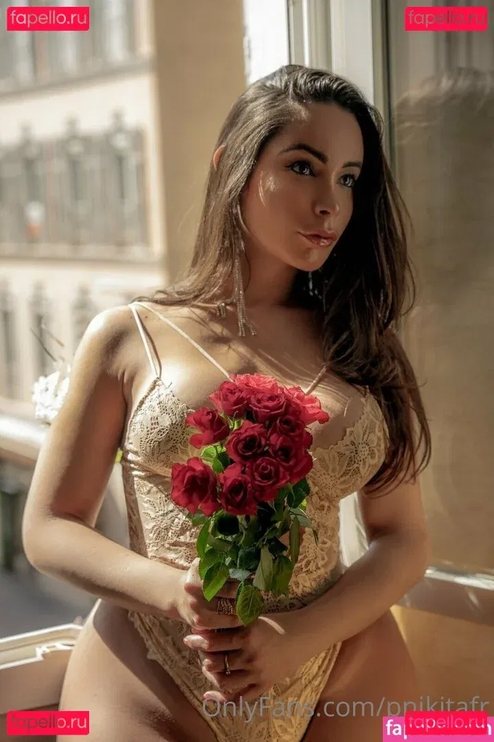 pnikitafr Onlyfans Photo Gallery 