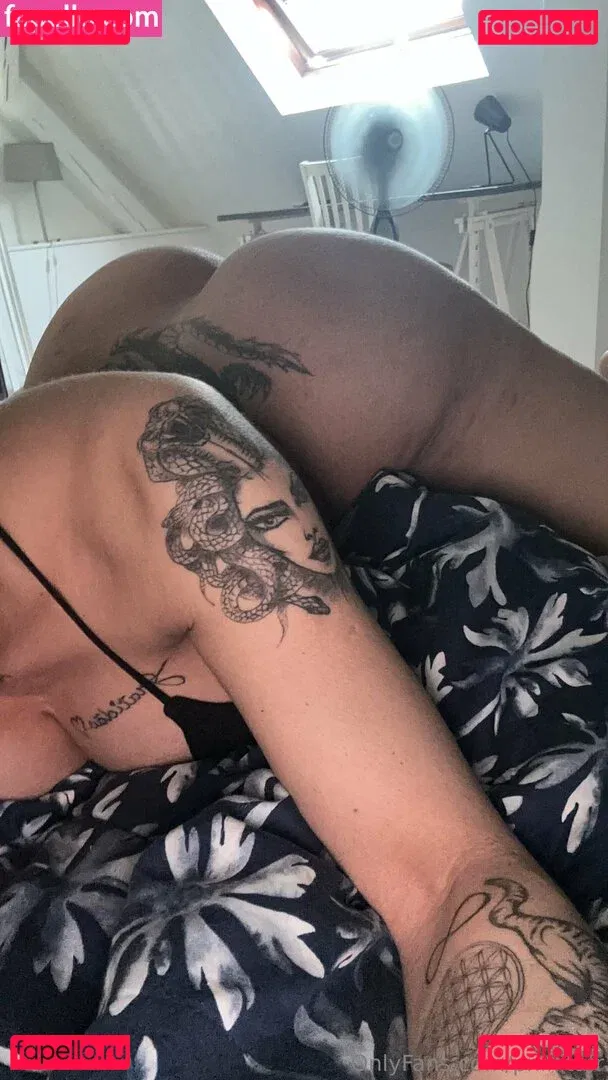 pnikitafr Onlyfans Photo Gallery 