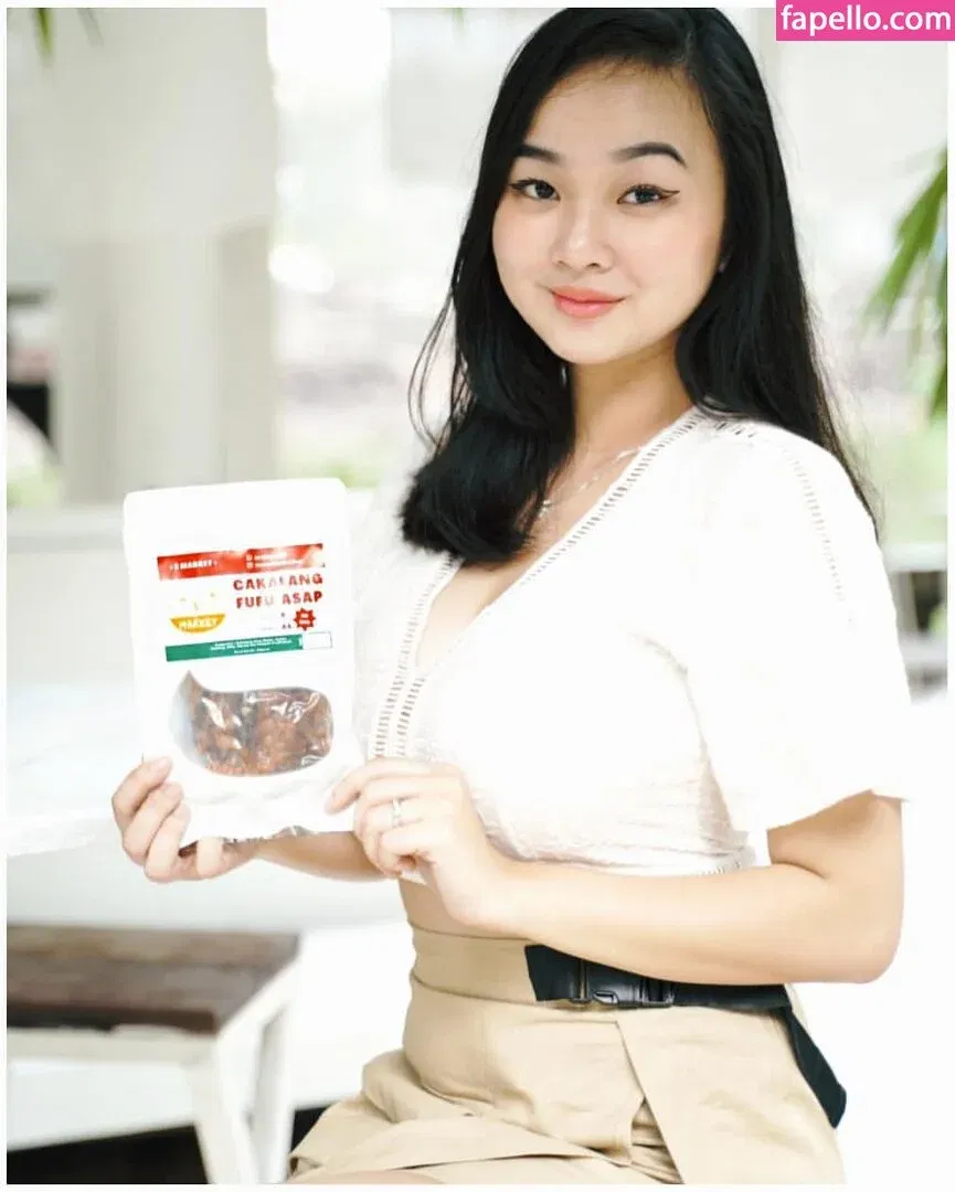 MonicaJeyincaNatasya Onlyfans Photo Gallery 