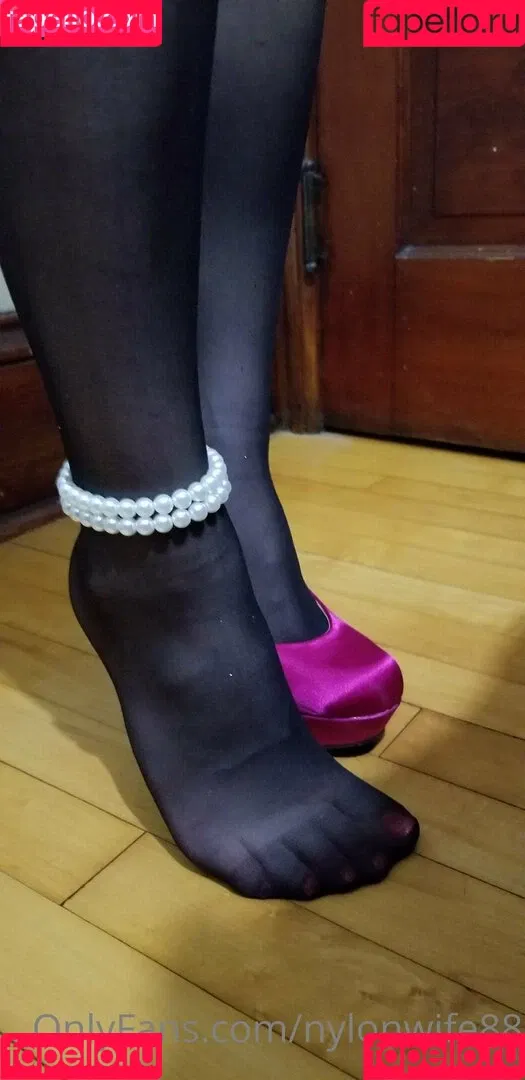 nylonwife88 Onlyfans Photo Gallery 