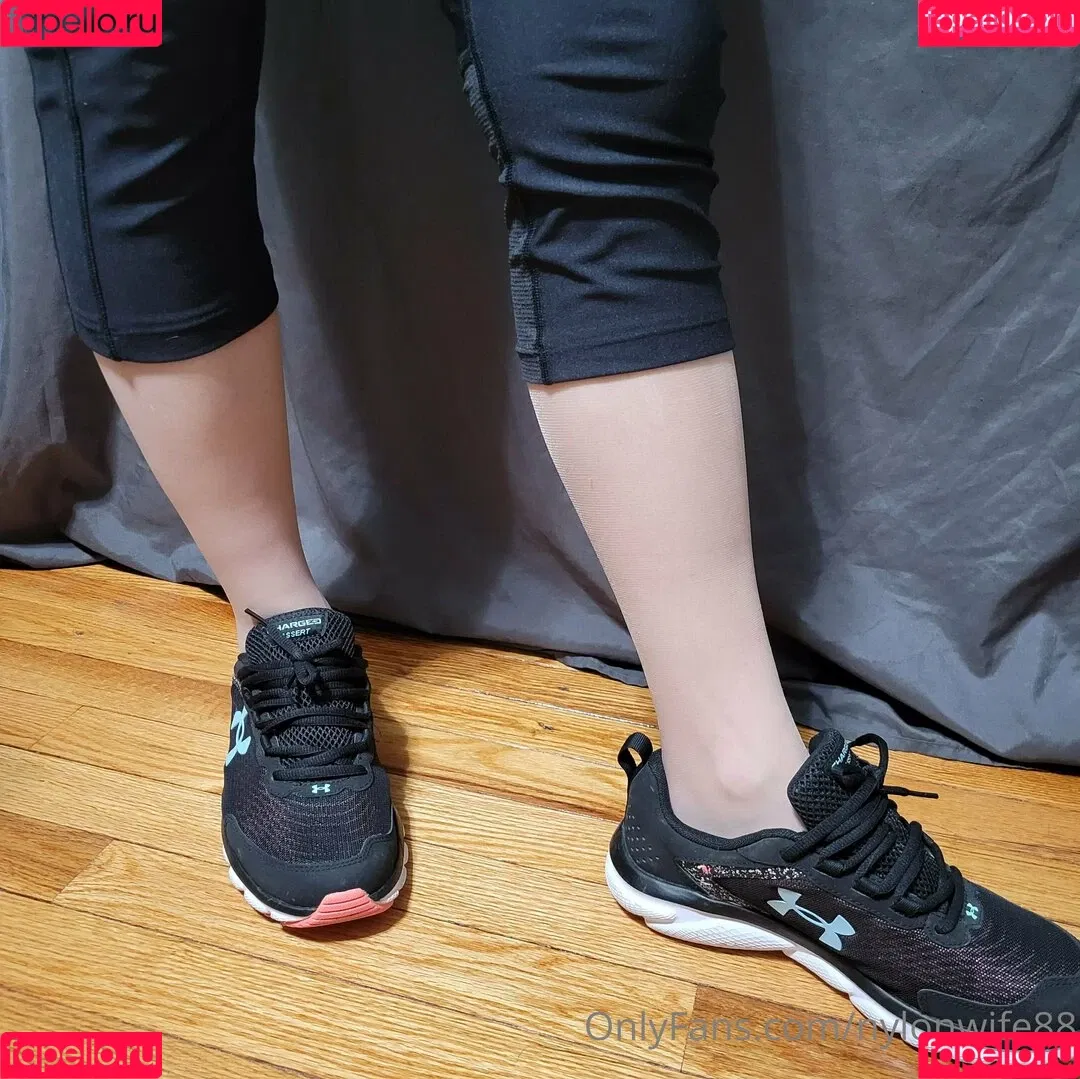 nylonwife88 Onlyfans Photo Gallery 