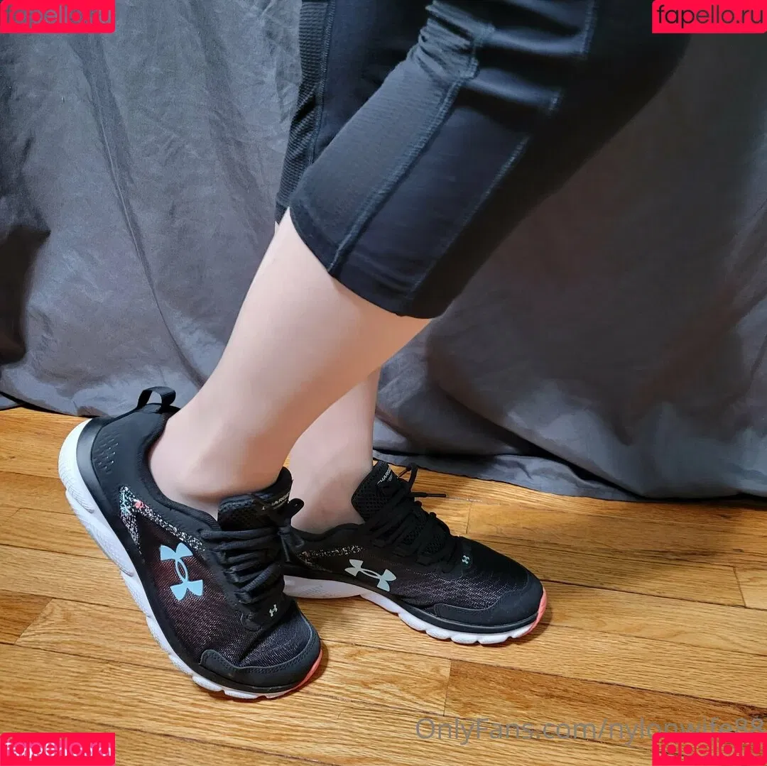 nylonwife88 Onlyfans Photo Gallery 
