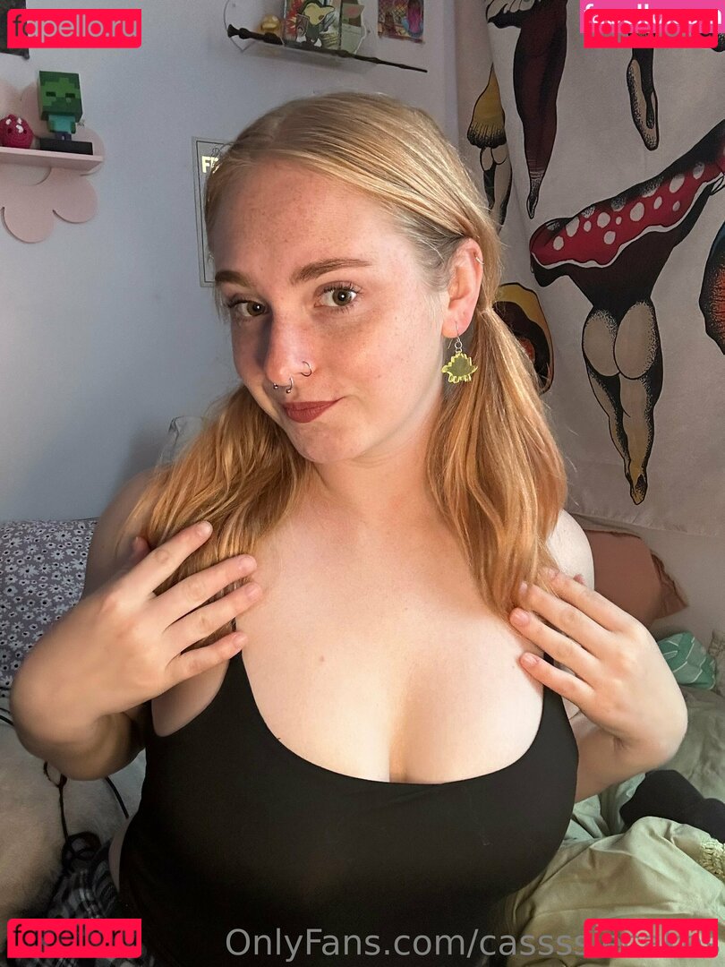 Cassssiecakes Nude Onlyfans Photo 19