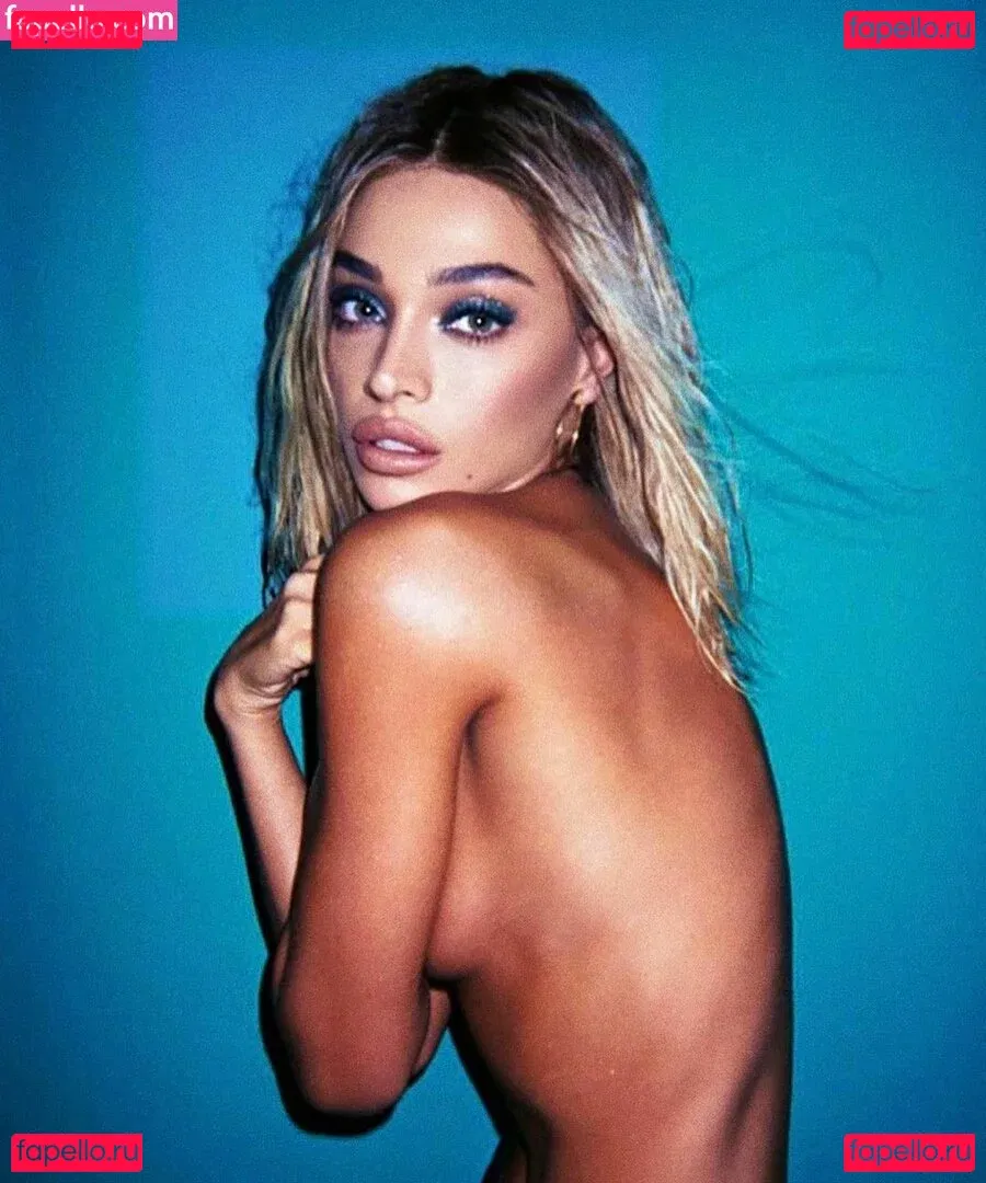 monaazar Onlyfans Photo Gallery 