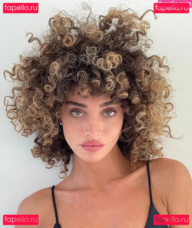 monaazar Onlyfans Photo Gallery 