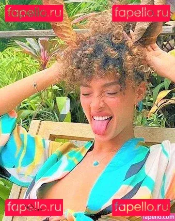 monaazar Onlyfans Photo Gallery 