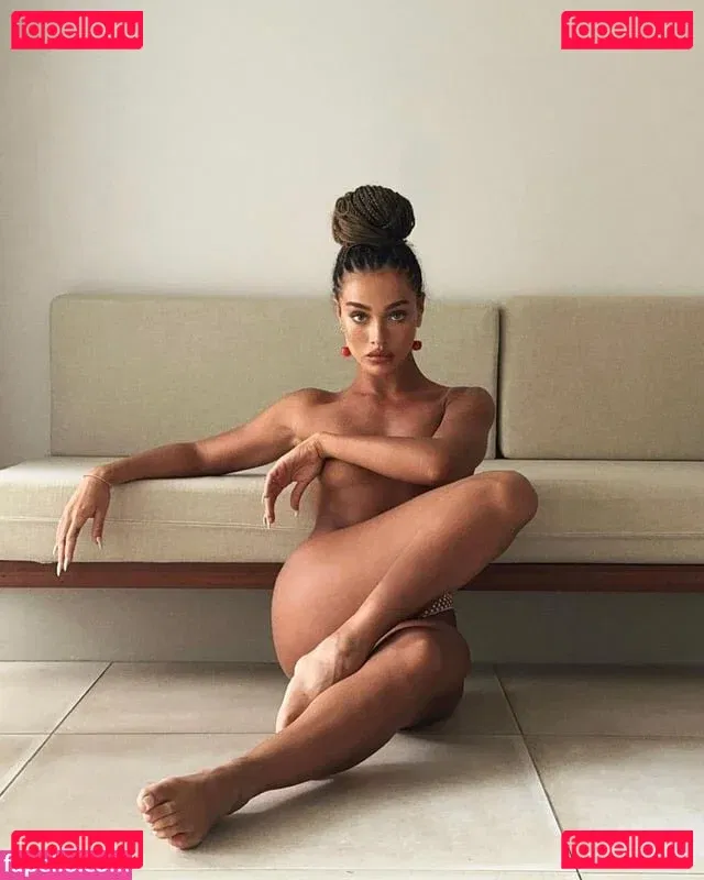 monaazar Onlyfans Photo Gallery 