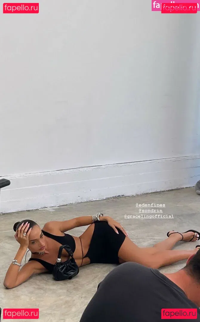 monaazar Onlyfans Photo Gallery 