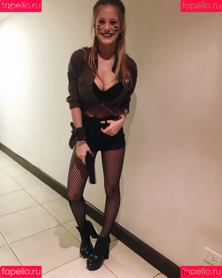 Sol Aguilera Onlyfans Photo Gallery 