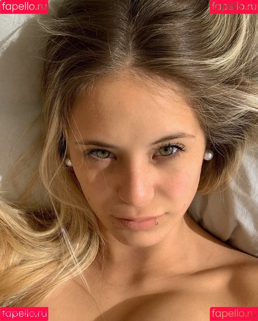 Sol Aguilera Onlyfans Photo Gallery 
