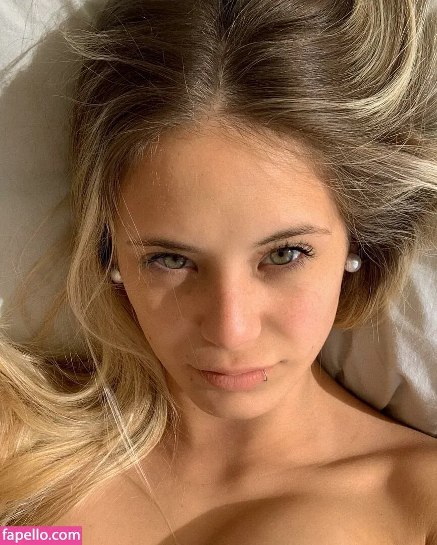 Sol Aguilera Onlyfans Photo Gallery 