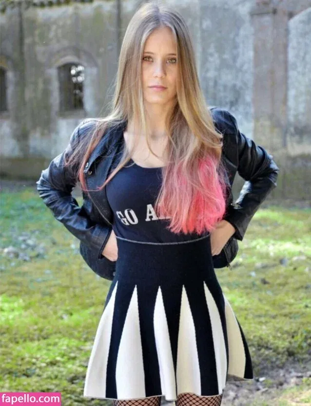 Sol Aguilera Onlyfans Photo Gallery 