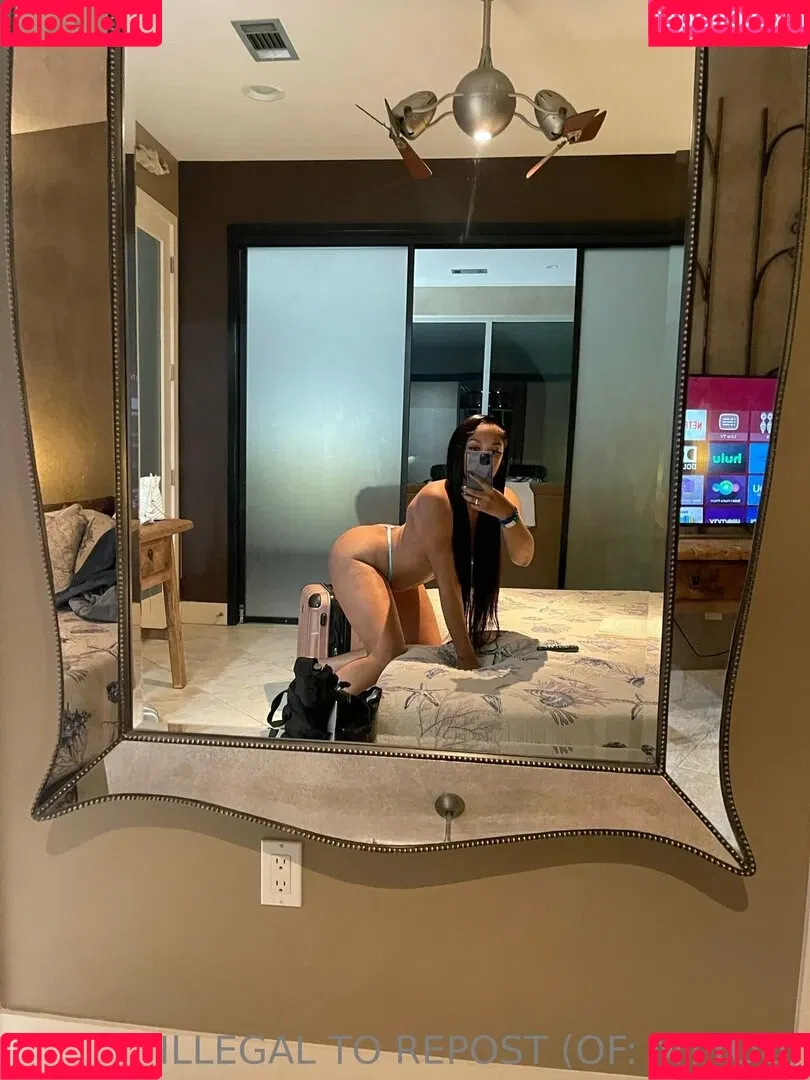 Lola Teases Onlyfans Photo Gallery 