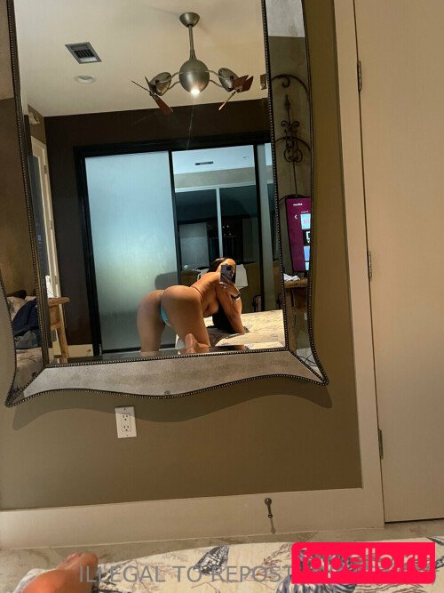 Lola Teases Nude Onlyfans Photo 441