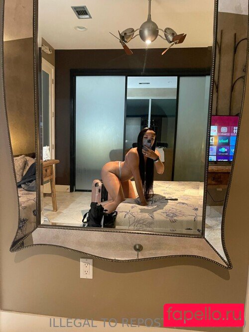 Lola Teases Nude Onlyfans Photo 429