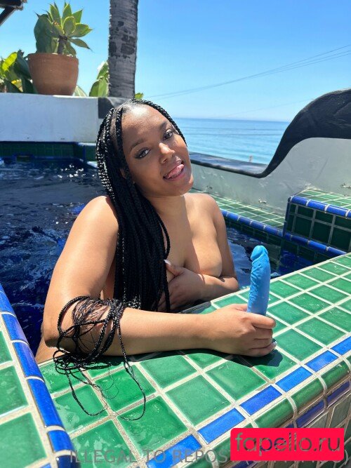 Lola Teases Nude Onlyfans Photo 199