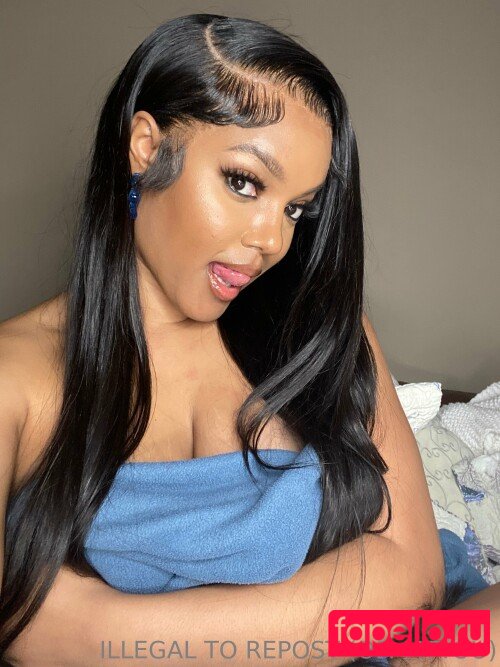 Lola Teases Nude Onlyfans Photo 126