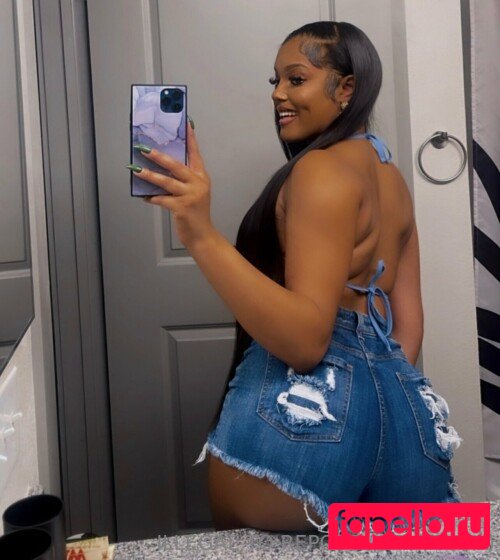Lola Teases Nude Onlyfans Photo 110