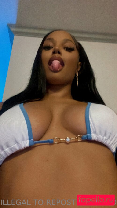 Lola Teases Nude Onlyfans Photo 104