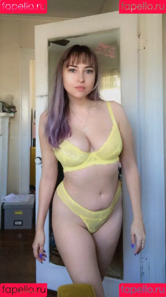 yourlilmeow Onlyfans Photo Gallery 