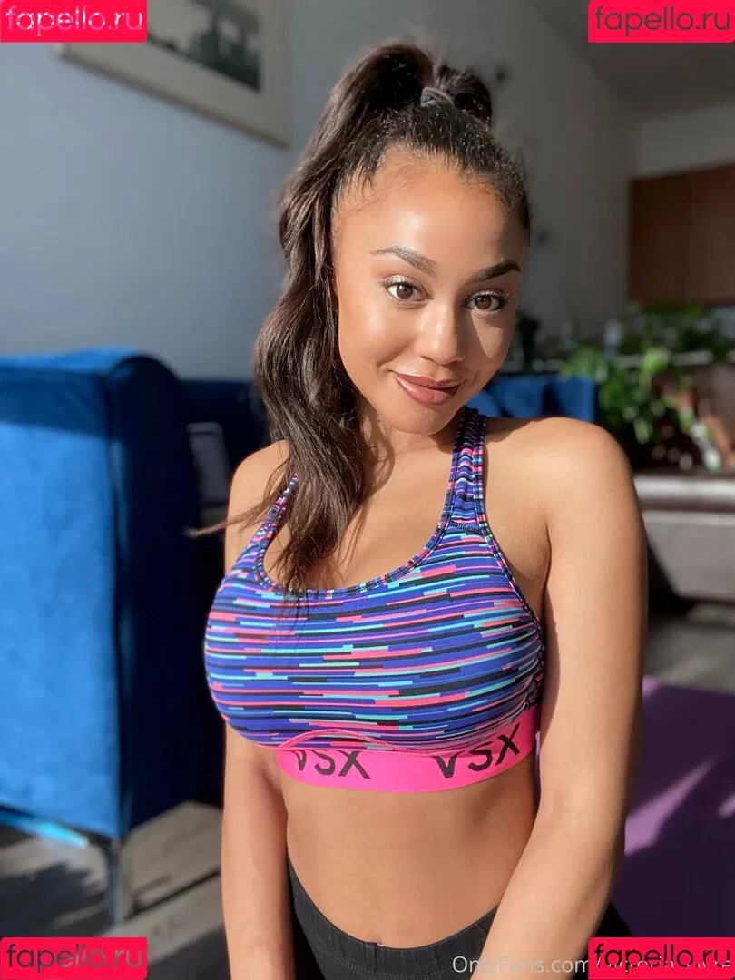 Victoria Vivre Onlyfans Photo Gallery 