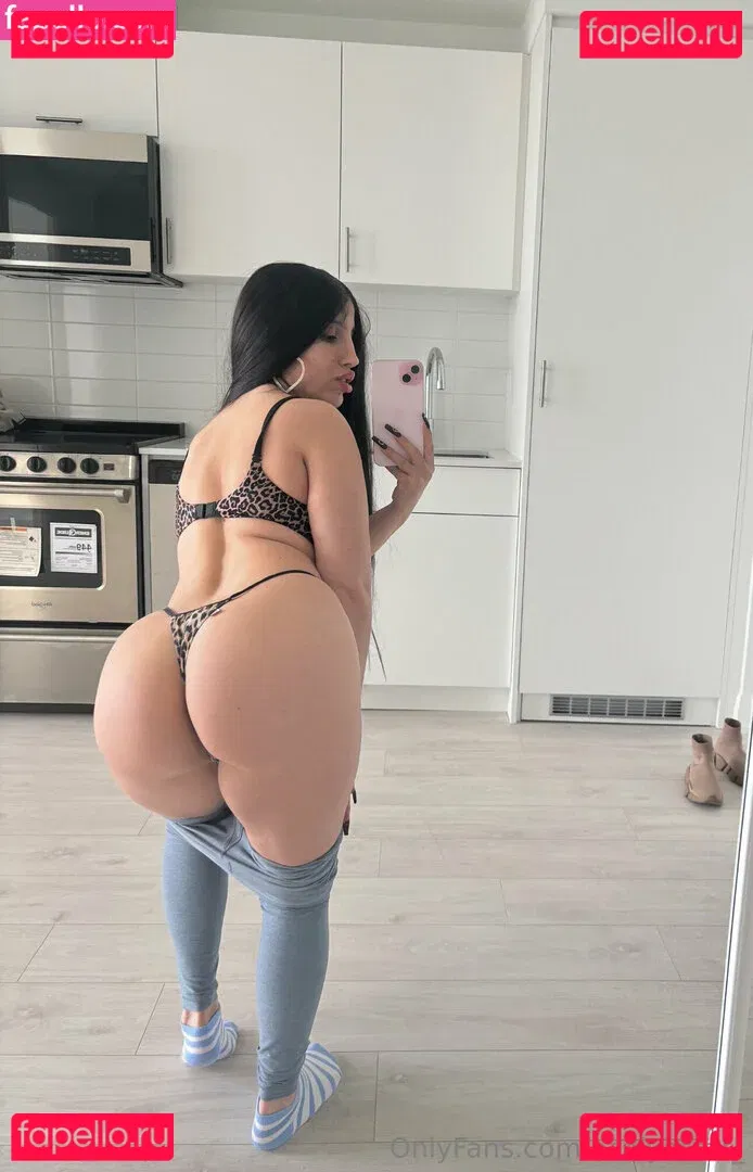 azalyastar Onlyfans Photo Gallery 