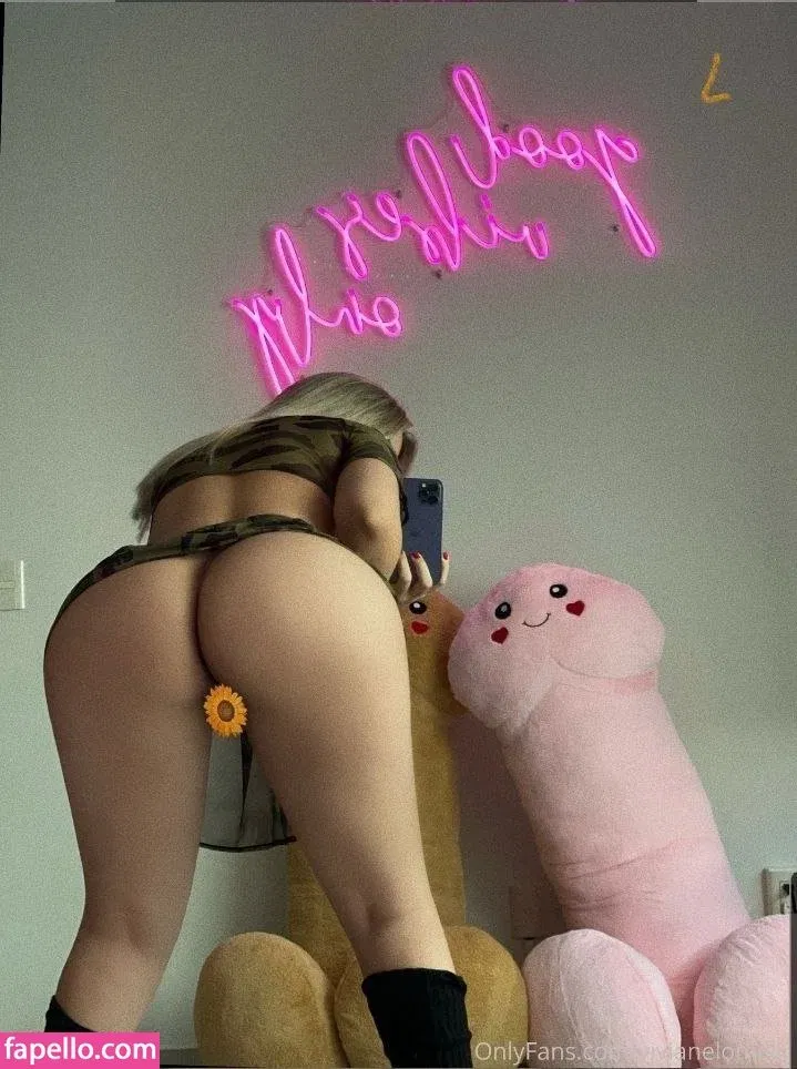 vivianelemolin Onlyfans Photo Gallery 