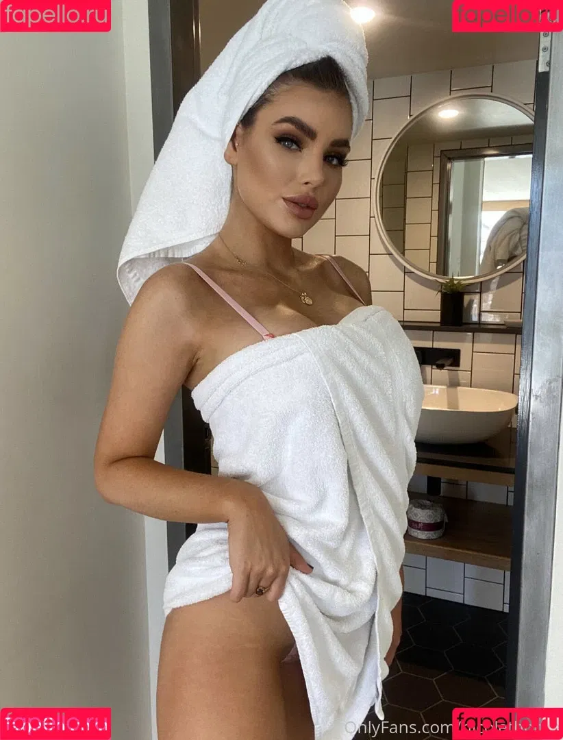 Nicole Thorne Onlyfans Photo Gallery 