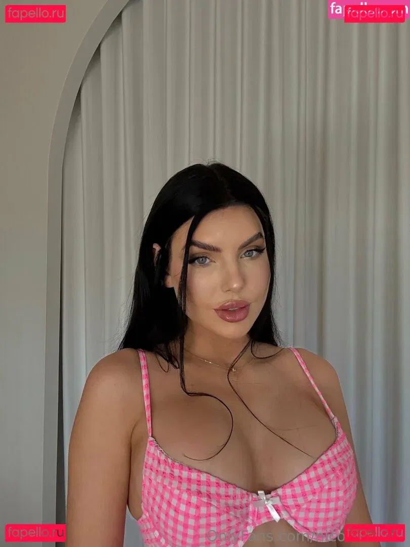 Nicole Thorne Onlyfans Photo Gallery 